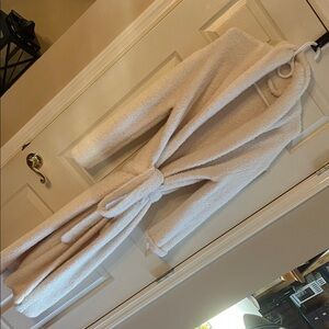 Barefoot dreams Cozy Cream Belted Robe like new . Size 2